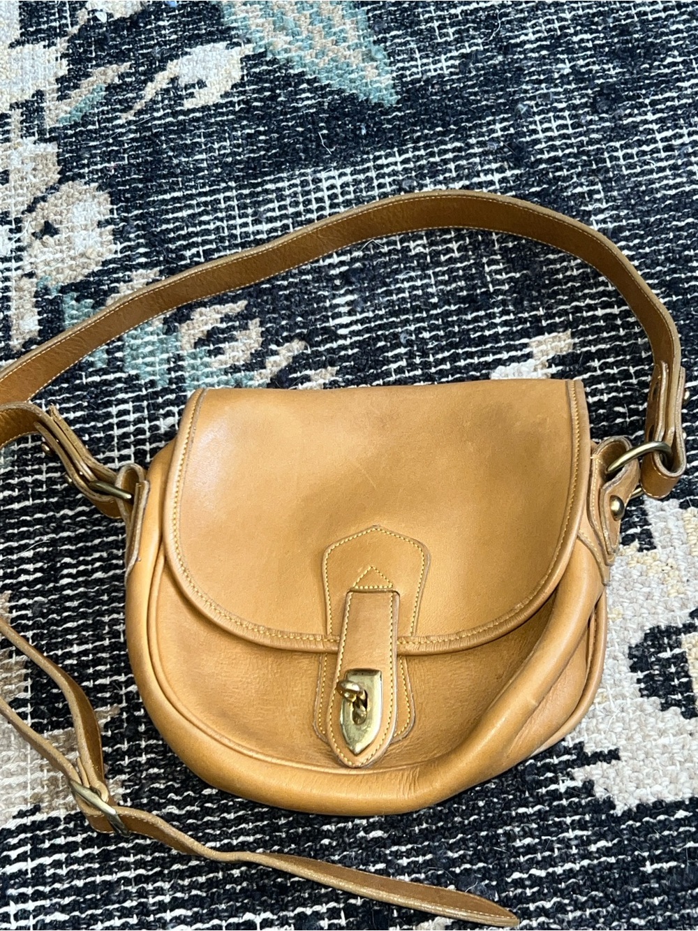 VINTAGE Downey & Bourke Leather Crossbody Saddle Bag